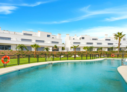 LUXURY APARTMENT ON THE NEW GOLDEN MILE IN ESTEPONA