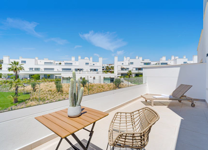 LUXURY APARTMENT ON THE NEW GOLDEN MILE IN ESTEPONA