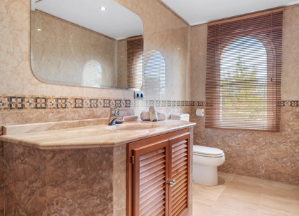 LUXURY VILLA WITH PANORAMIC VIEWS IN BENAHAVÍS