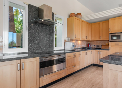 LUXURY VILLA WITH PANORAMIC VIEWS IN BENAHAVÍS