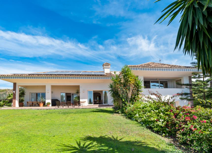 LUXURY VILLA WITH PANORAMIC VIEWS IN BENAHAVÍS