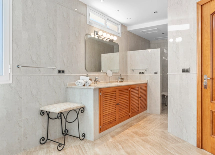 LUXURY VILLA WITH PANORAMIC VIEWS IN BENAHAVÍS