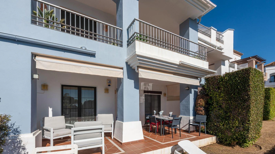 Ground Floor Apartment for sale in Los Arqueros, Benahavis
