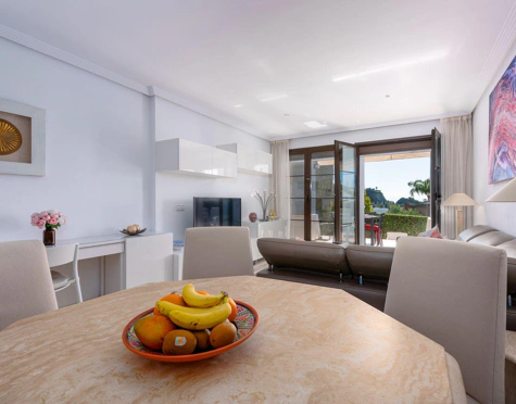 Ground Floor Apartment for sale in Los Arqueros, Benahavis
