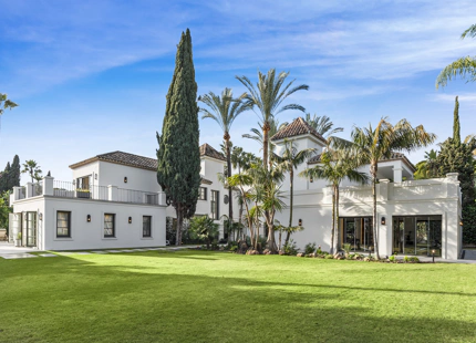 LUXURIOUS MEDITERRANEAN VILLA IN NUEVA ANDALUCÍA
