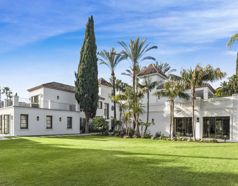Villa for sale in Nueva Andalucia, Marbella