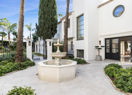 LUXURIOUS MEDITERRANEAN VILLA IN NUEVA ANDALUCÍA
