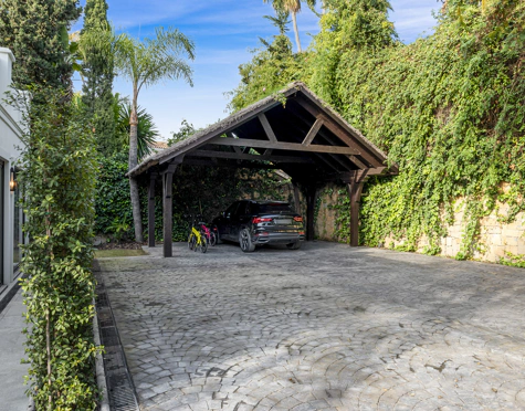 Villa for sale in Nueva Andalucia, Marbella