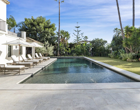 Villa for sale in Nueva Andalucia, Marbella