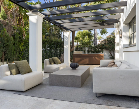 Villa for sale in Nueva Andalucia, Marbella