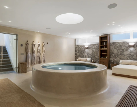 Villa for sale in Nueva Andalucia, Marbella