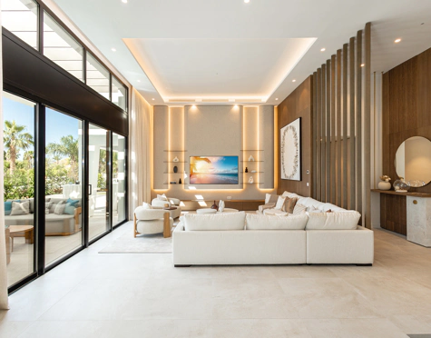 VILLA CONTEMPORÁNEA DE LUJO EN EL VALLE DEL GOLF DE MARBELLA
