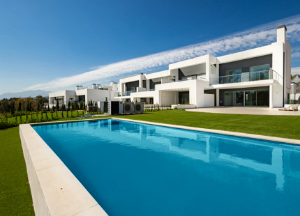 CONTEMPORARY TOWNHOUSE ON THE COSTA DEL SOL