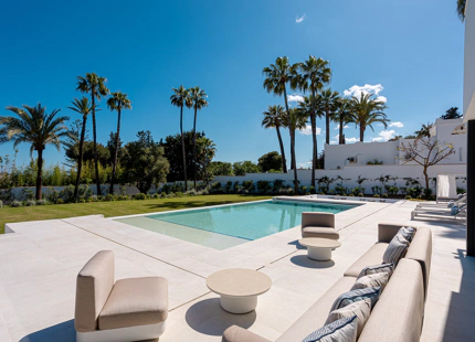 LUXURY CONTEMPORARY VILLA ON THE NEW GOLDEN MILE
