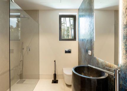 LUXURY CONTEMPORARY VILLA ON THE NEW GOLDEN MILE