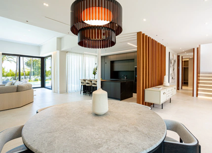 LUXURY CONTEMPORARY VILLA ON THE NEW GOLDEN MILE