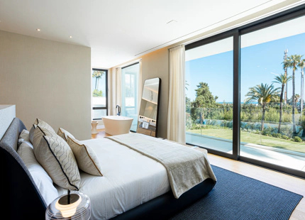 LUXURY CONTEMPORARY VILLA ON THE NEW GOLDEN MILE