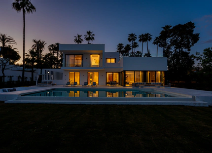 LUXURY CONTEMPORARY VILLA ON THE NEW GOLDEN MILE