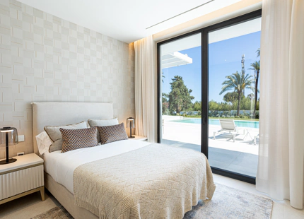 LUXURY CONTEMPORARY VILLA ON THE NEW GOLDEN MILE