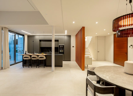LUXURY CONTEMPORARY VILLA ON THE NEW GOLDEN MILE