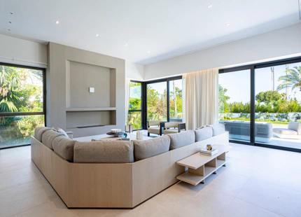 LUXURY CONTEMPORARY VILLA ON THE NEW GOLDEN MILE