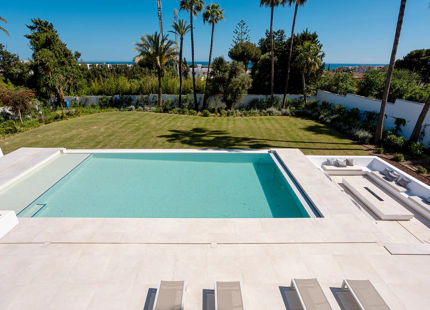 LUXURY CONTEMPORARY VILLA ON THE NEW GOLDEN MILE