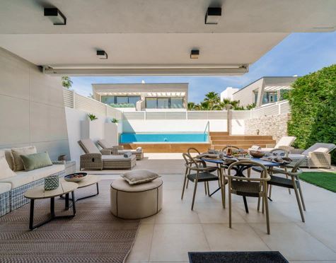 MODERN BEACHSIDE SEMI-DETACHED HOUSE IN PUERTO BANÚS
