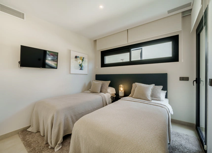 MODERN BEACHSIDE SEMI-DETACHED HOUSE IN PUERTO BANÚS
