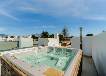 MODERN BEACHSIDE SEMI-DETACHED HOUSE IN PUERTO BANÚS