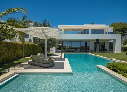 LUXURY SEA VIEW VILLA IN MARBELLA GOLDEN MILE