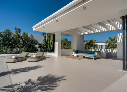 LUXURY SEA VIEW VILLA IN MARBELLA GOLDEN MILE