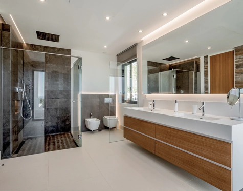 LUXURY SEA VIEW VILLA IN MARBELLA GOLDEN MILE