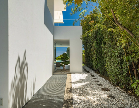 LUXURY SEA VIEW VILLA IN MARBELLA GOLDEN MILE