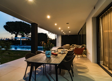 LUXURY SEA VIEW VILLA IN MARBELLA GOLDEN MILE