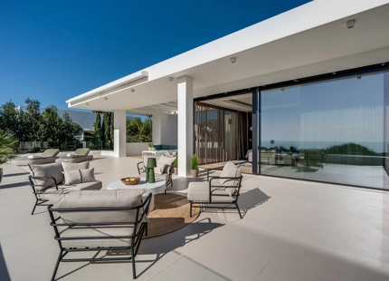 LUXURY SEA VIEW VILLA IN MARBELLA GOLDEN MILE