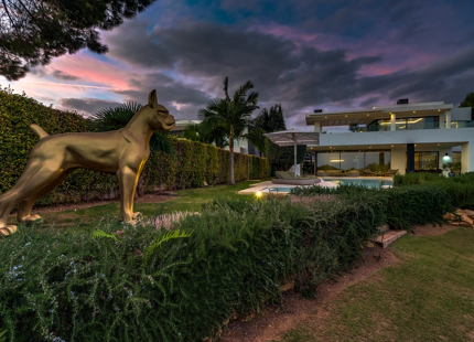 LUXURY SEA VIEW VILLA IN MARBELLA GOLDEN MILE
