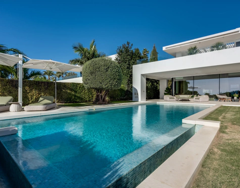 LUXURY SEA VIEW VILLA IN MARBELLA GOLDEN MILE