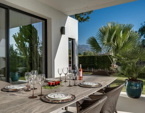 LUXURY SEA VIEW VILLA IN MARBELLA GOLDEN MILE