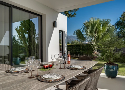 LUXURY SEA VIEW VILLA IN MARBELLA GOLDEN MILE