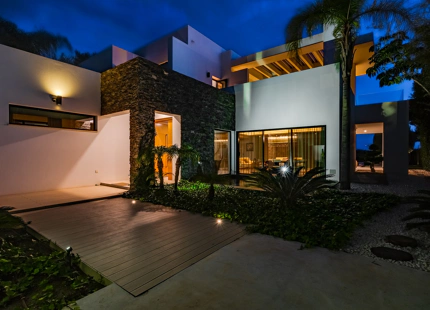 LUXURY SEA VIEW VILLA IN MARBELLA GOLDEN MILE