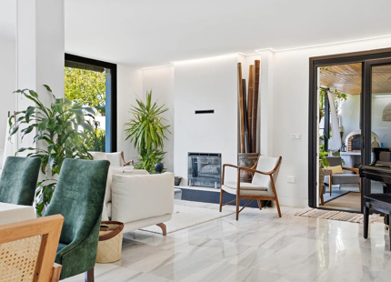 RENOVATED VILLA WITH EXCEPTIONAL OUTDOOR LIVING IN ATALAYA ISDABE