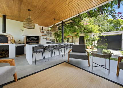 RENOVATED VILLA WITH EXCEPTIONAL OUTDOOR LIVING IN ATALAYA ISDABE