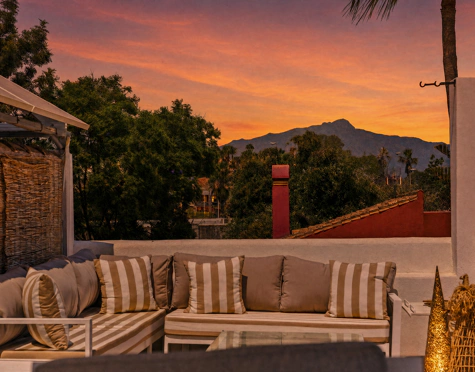 RENOVATED VILLA WITH EXCEPTIONAL OUTDOOR LIVING IN ATALAYA ISDABE