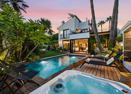 RENOVATED VILLA WITH EXCEPTIONAL OUTDOOR LIVING IN ATALAYA ISDABE