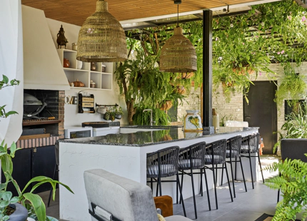 RENOVATED VILLA WITH EXCEPTIONAL OUTDOOR LIVING IN ATALAYA ISDABE