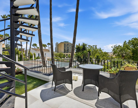 RENOVATED VILLA WITH EXCEPTIONAL OUTDOOR LIVING IN ATALAYA ISDABE