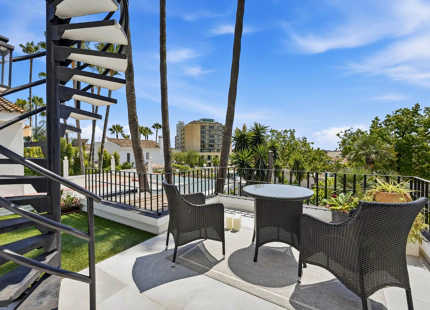 RENOVATED VILLA WITH EXCEPTIONAL OUTDOOR LIVING IN ATALAYA ISDABE