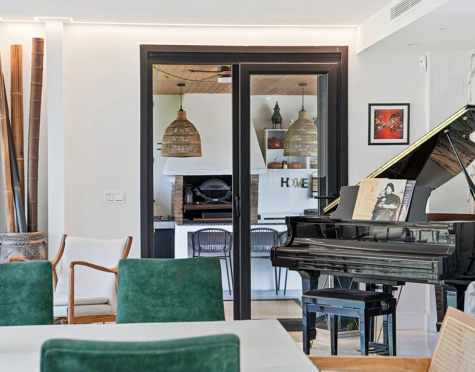 RENOVATED VILLA WITH EXCEPTIONAL OUTDOOR LIVING IN ATALAYA ISDABE