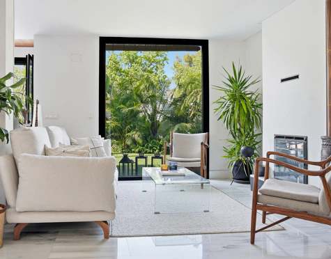 RENOVATED VILLA WITH EXCEPTIONAL OUTDOOR LIVING IN ATALAYA ISDABE