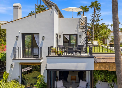 RENOVATED VILLA WITH EXCEPTIONAL OUTDOOR LIVING IN ATALAYA ISDABE